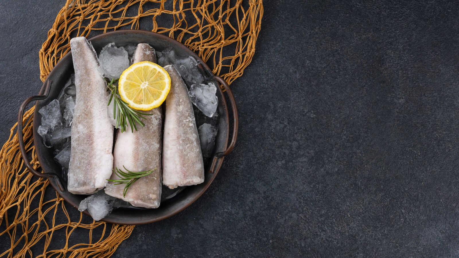 ¿Cuál es la mejor forma de descongelar el pescado?