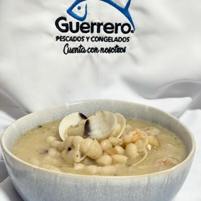 Receta de alubias con gambas y almejas