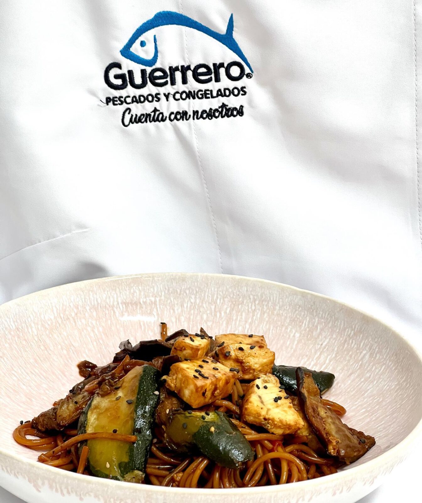 Wok de verduras con pez espada