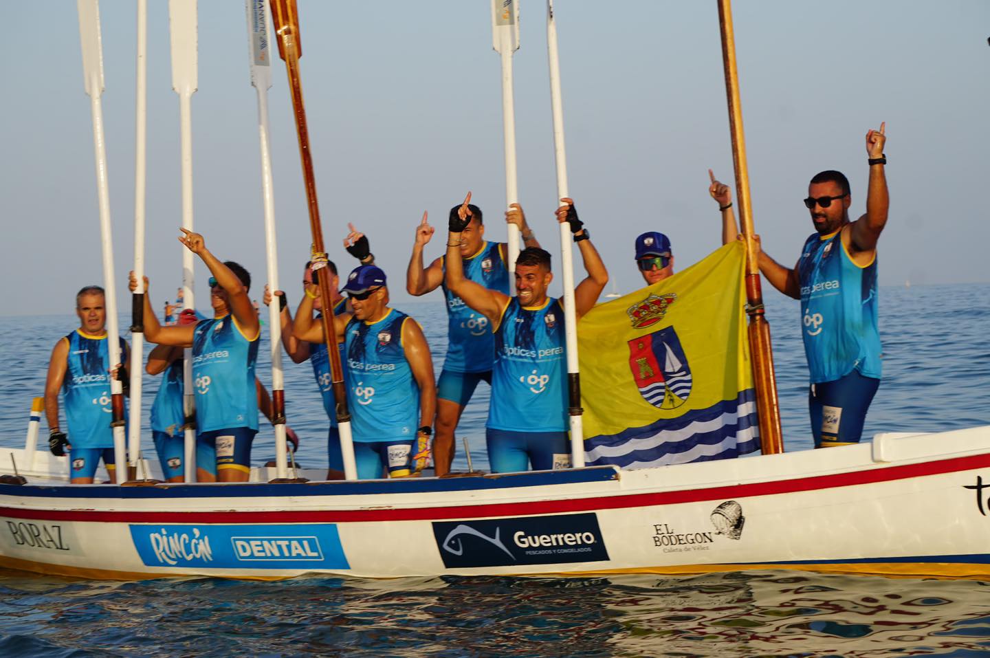 Pescados y Congelados Guerrero con el Club de Remo Torre del Mar