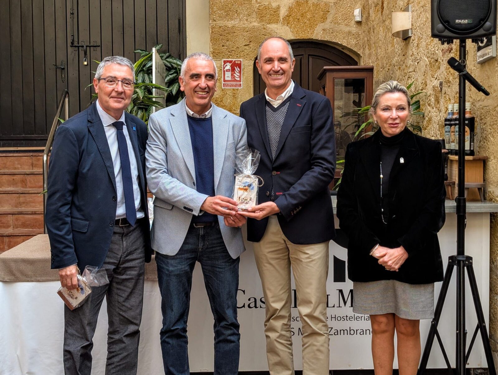 Congelados Guerrero recibe reconocimiento especial en el 25 aniversario de la Escuela de Hostelería Castillo del Marqués
