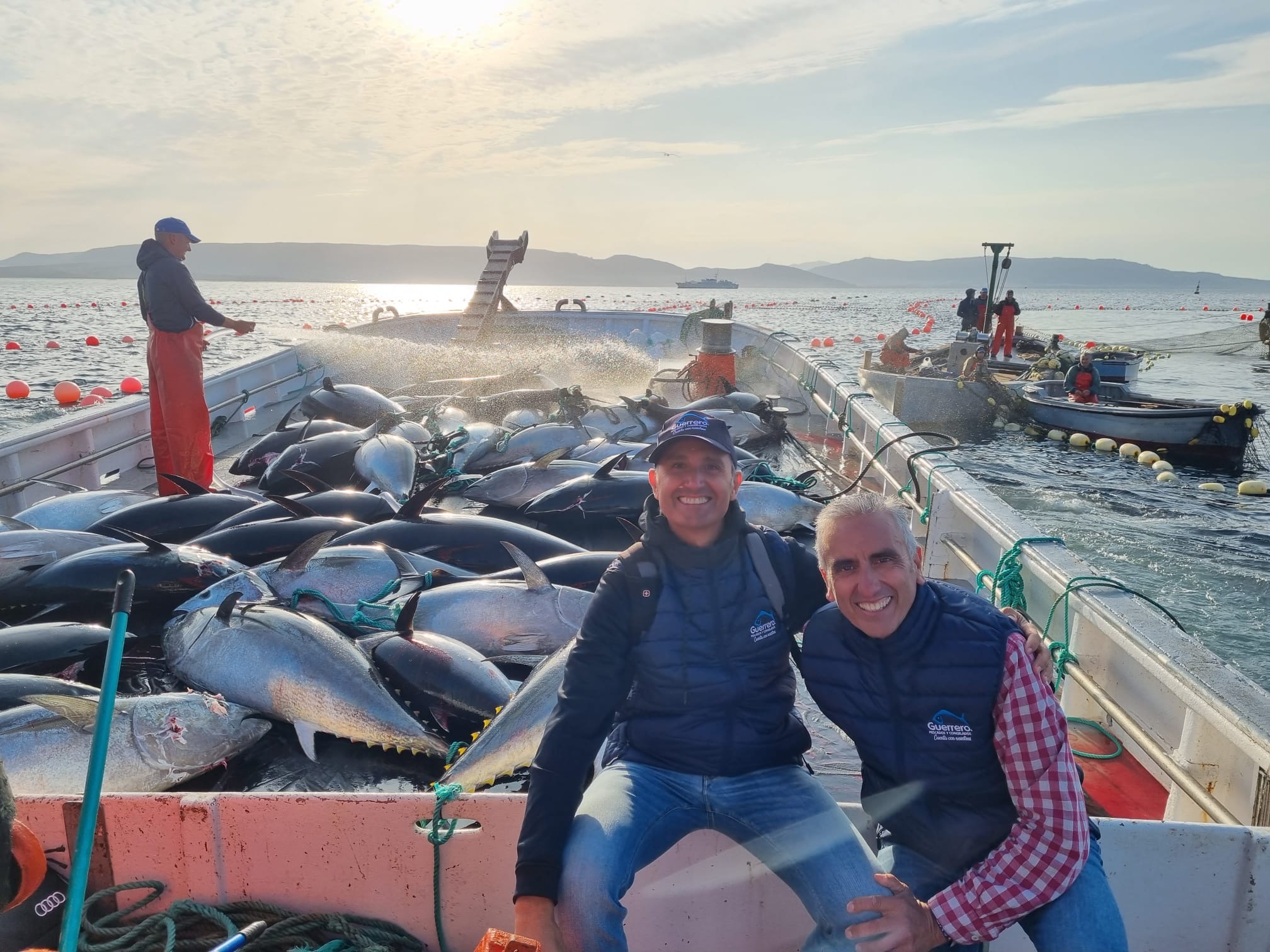 Miguel Ángel y José Manuel Guerrero en la levantá de la almadraba — distribuidores oficiales de atún rojo Gadira en Málaga